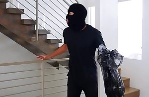 BANGBROS - Robber Heads To Town on Keisha Grey's Big