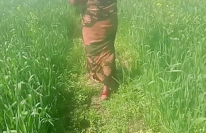 गेहूँ के खेत मे रगड़ के चोद देहाती विडियो