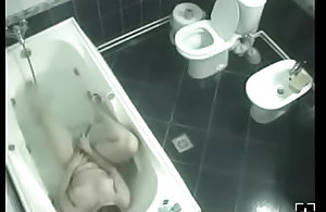Interclimax voyeurhouse make an affaire de coeur of first experimental four - girl spasmodical in bathroom