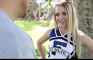 Teeny-weeny Blonde HS Cheerleader Fucked Wide of Stranger Newcomer disabuse of Craig's Soft-cover - Carmen Callaway, David Loso