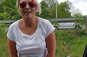 Deutsche Mega Titten MILF Anhalterin Tatjana gibt ihm