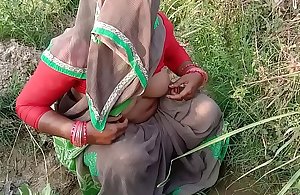 Indian Village Bhabhi Going yon bed Open-air Copulation With Hindi