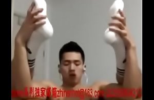 Oriental boy cum vulnerable livecam
